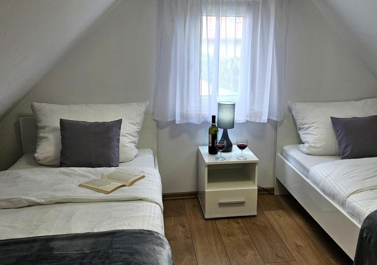 Villa Pod Kamieniem à Trzebiel Extérieur photo